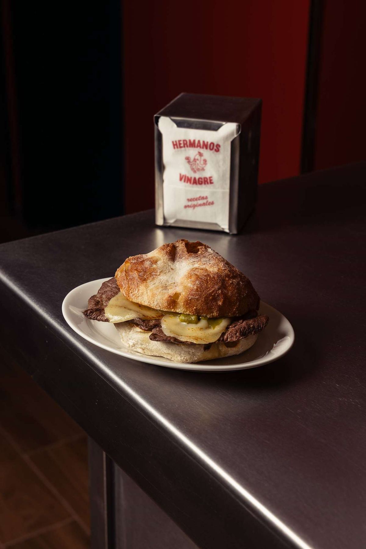 Bocadillo en la barra de Hermanos Vinagre Zaragoza
